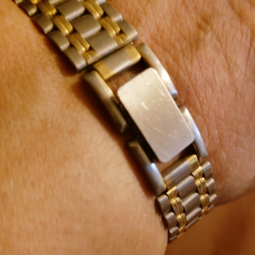 Authentic  Vintage Gucci Watch - Picture 5 of 6